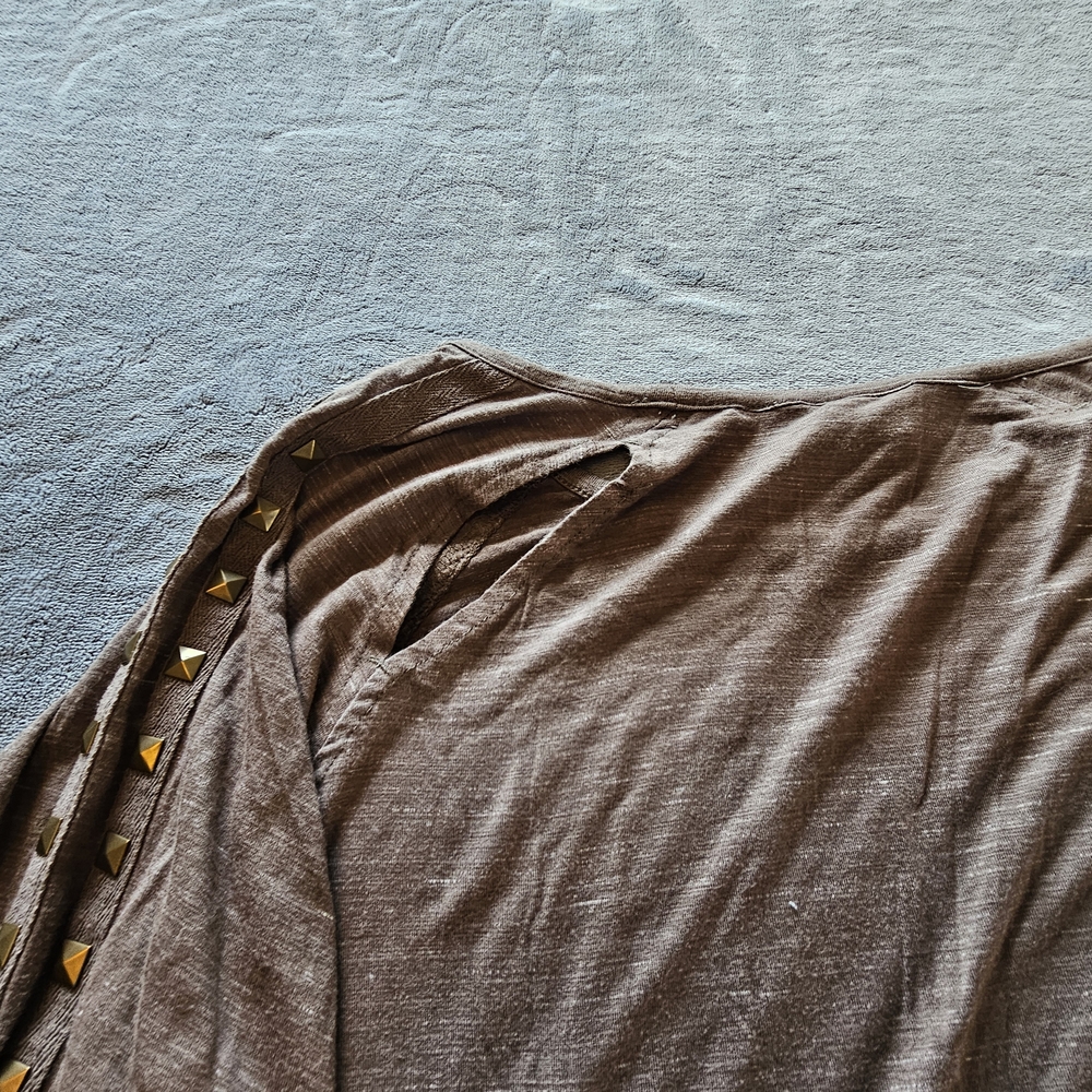 Women's Ariat Long Sleve Top With Brass Studs Accenting the Sleeves. XL - Picture 8 of 12